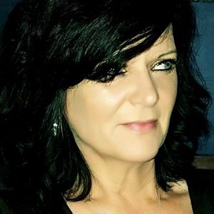 Meet your Posher, Leeanne